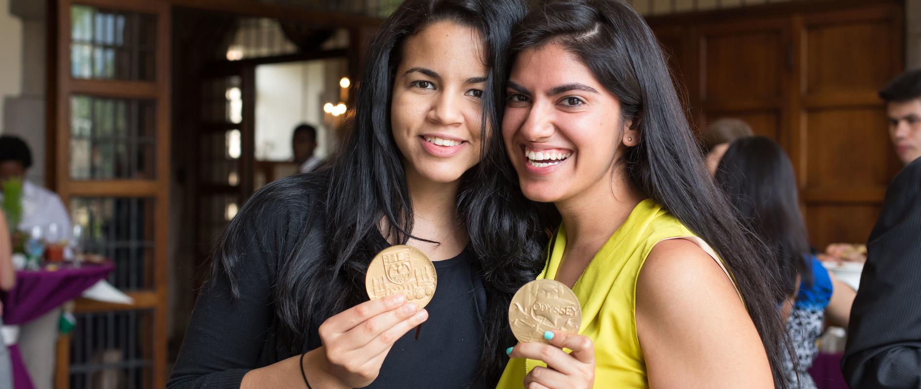 Two Uchicago Odyssey Scholars